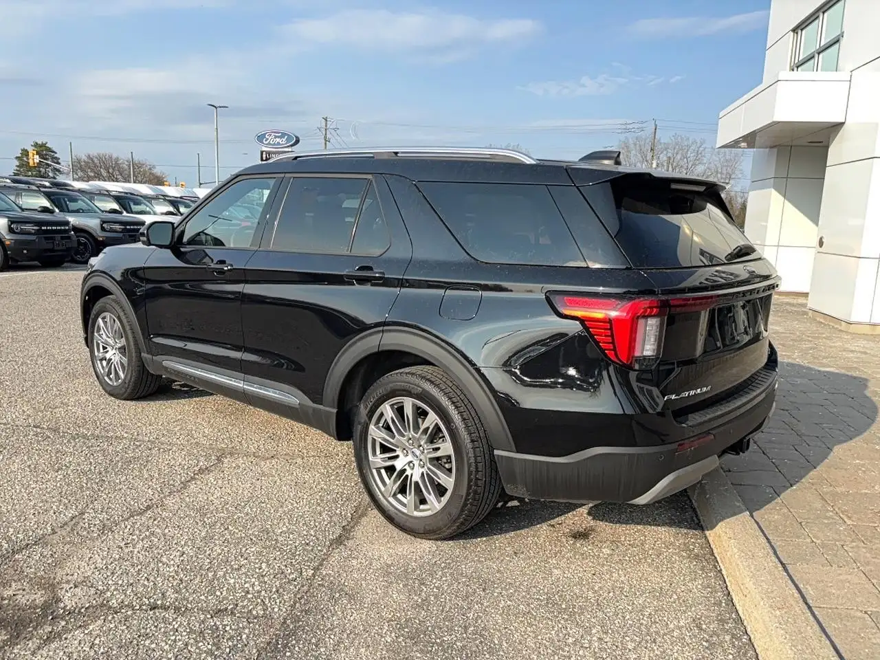 Ford Explorer снимка Ford Explorer
