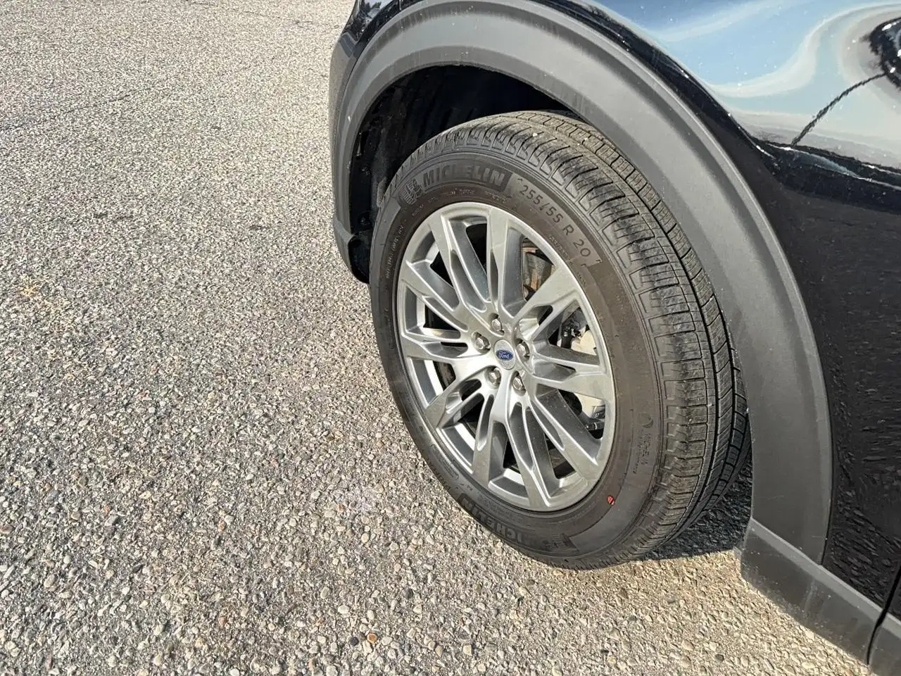 Ford Explorer снимка Ford Explorer