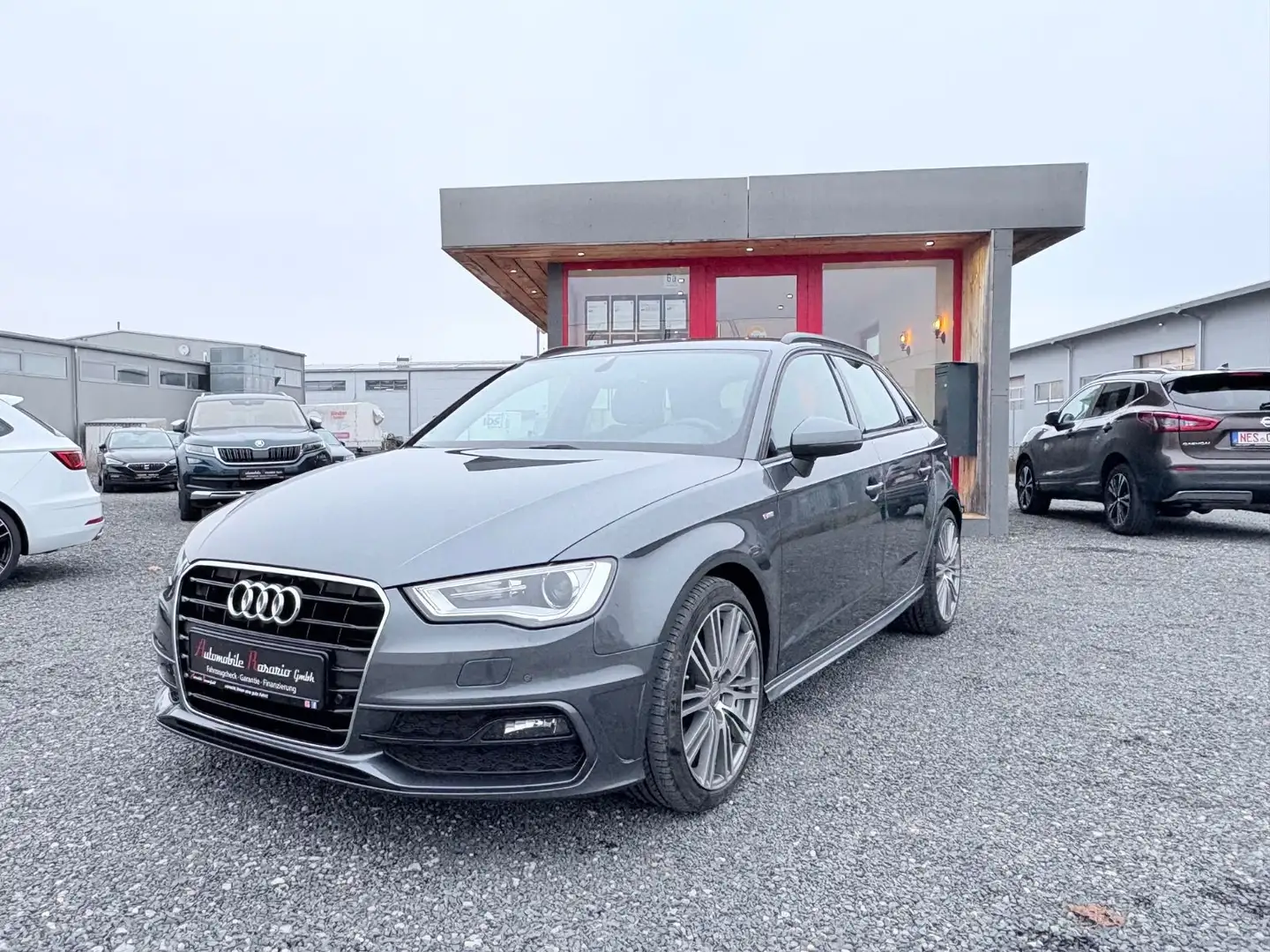 Audi A3 Sportback 3x S line Sportpaket Perlnappa AkG Grau - 1