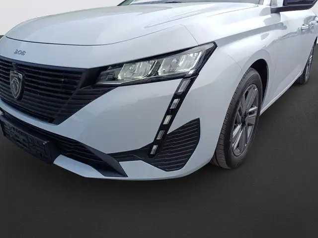 Peugeot 308 view 9