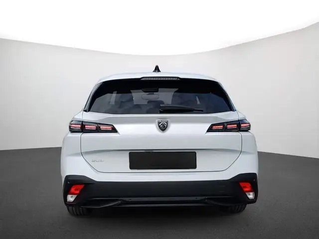Peugeot 308 view 3