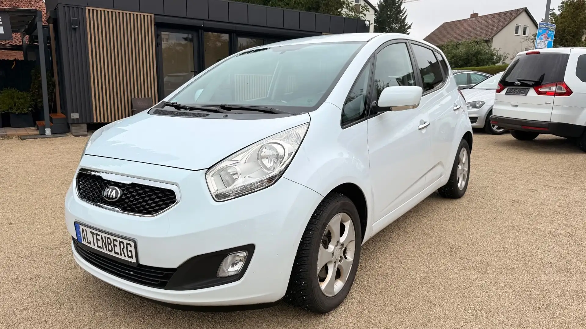 Kia Venga FIFA World Cup Edition Weiß - 1