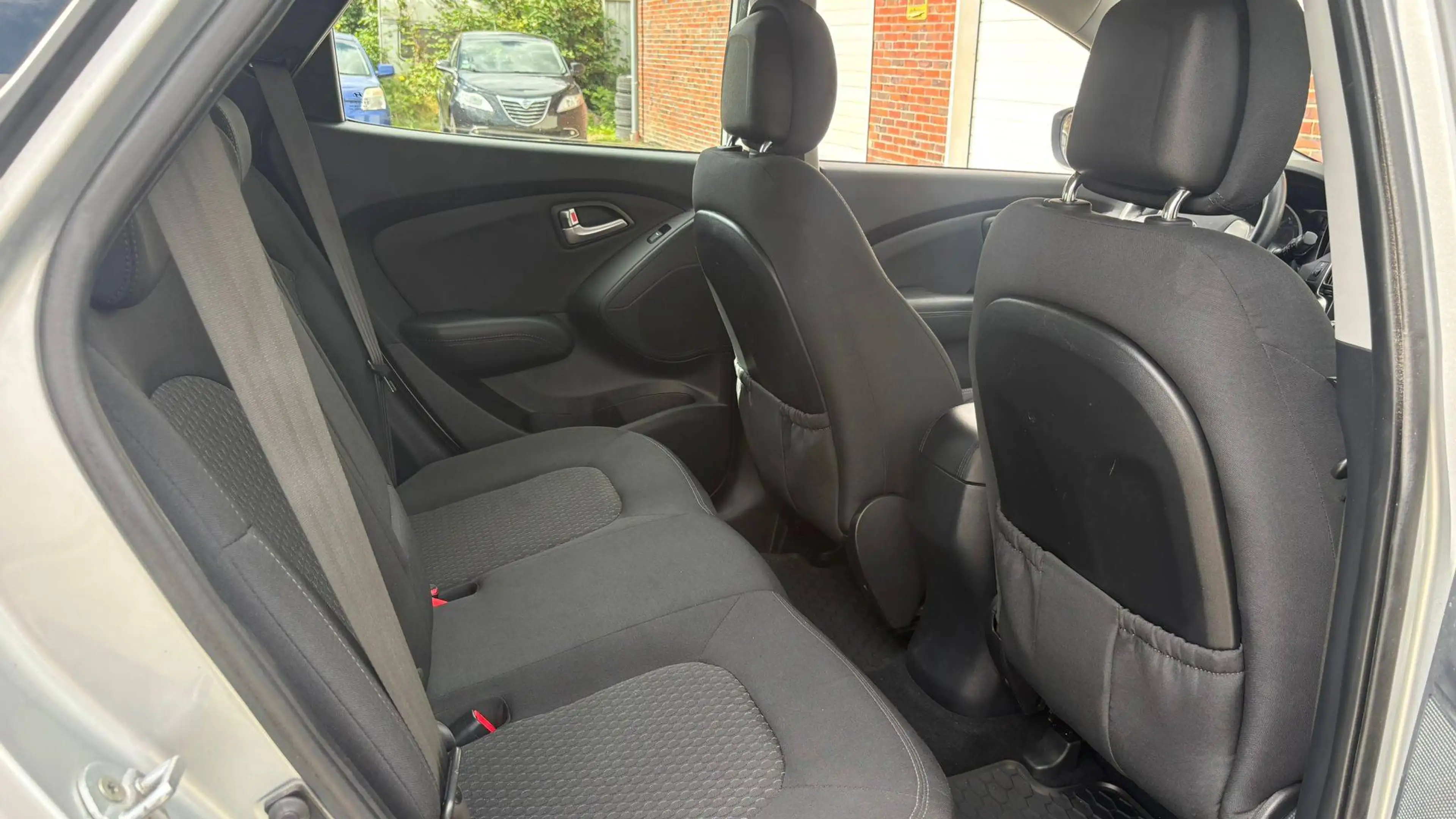 Hyundai iX35 1.6 5 Star Edition *2.Hand*Klima*AHK*Finanzierung* — photo 11