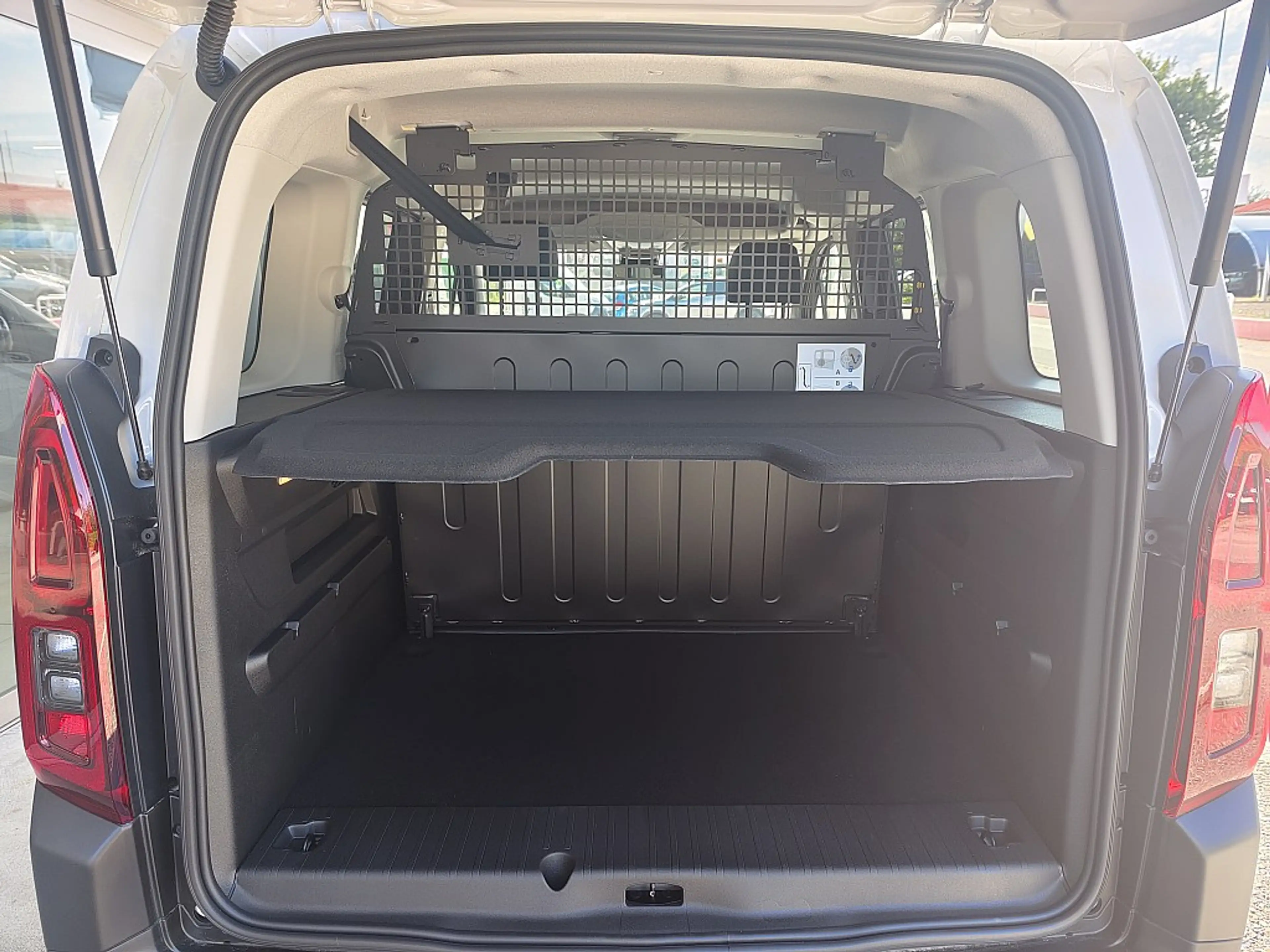 Citroen Berlingo RUNOUT BlueHDi 100 S&S 6-Gang M PLUS RUNOUT-AKTION — photo 12