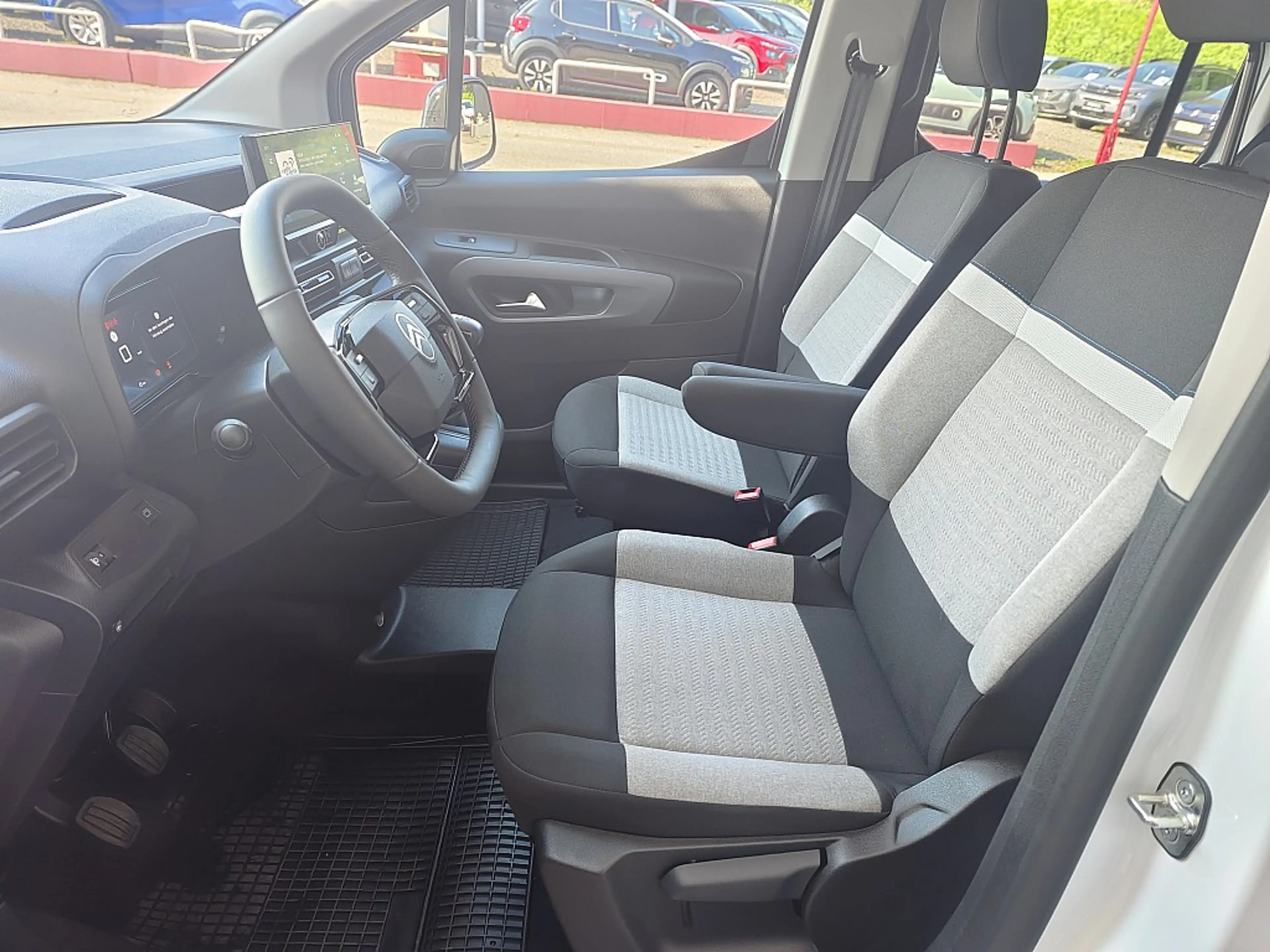 Citroen Berlingo RUNOUT BlueHDi 100 S&S 6-Gang M PLUS RUNOUT-AKTION — photo 3