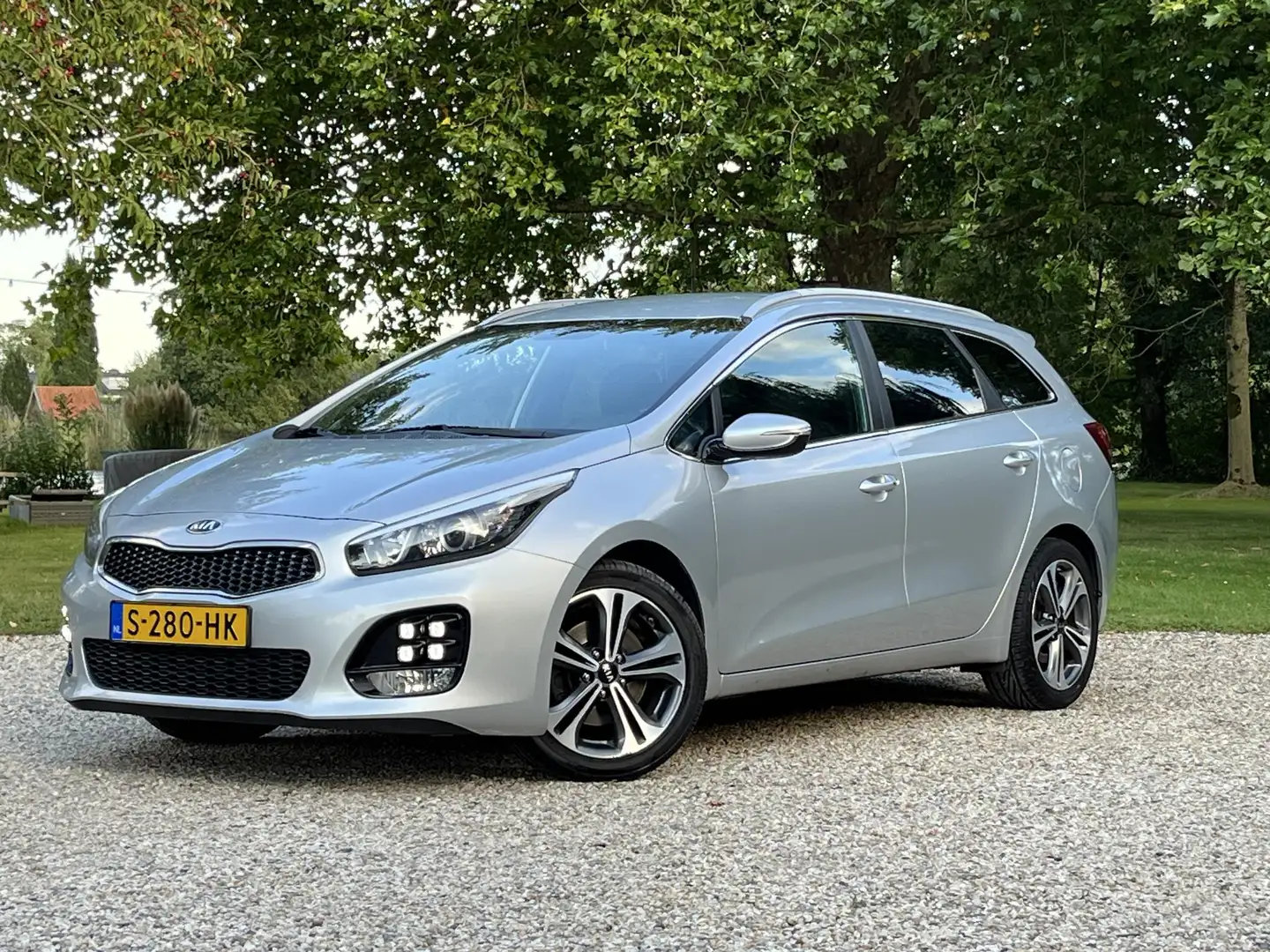 Kia Ceed SW / cee'd SW Sportswagon 120 PK GT-Line, Carplay, Camera, Navi, Argent - 1