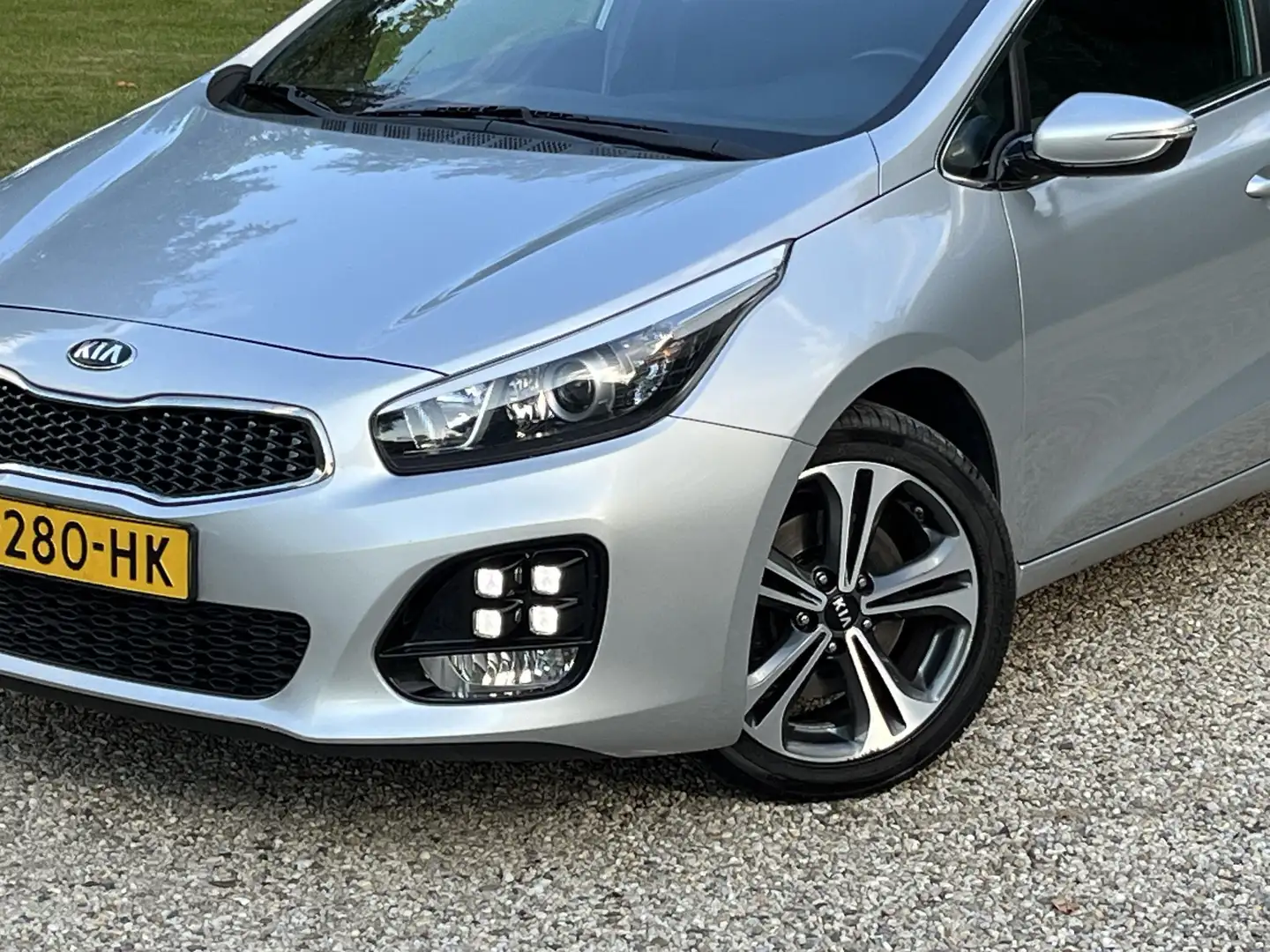 Kia Ceed SW / cee'd SW Sportswagon 120 PK GT-Line, Carplay, Camera, Navi, Argent - 2