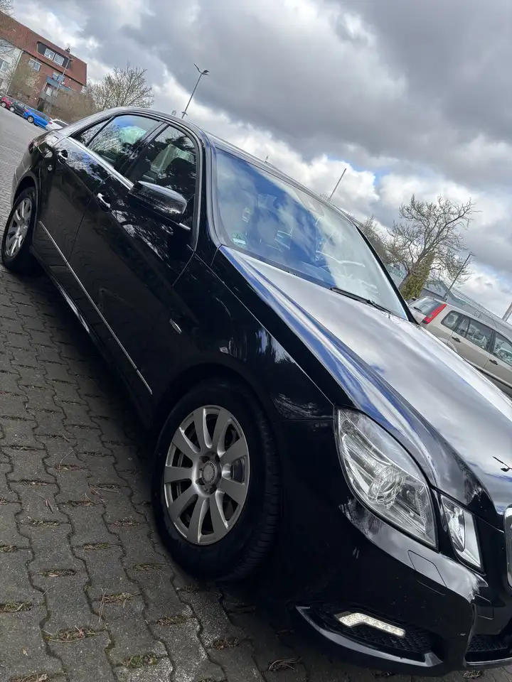 Mercedes-Benz E 220