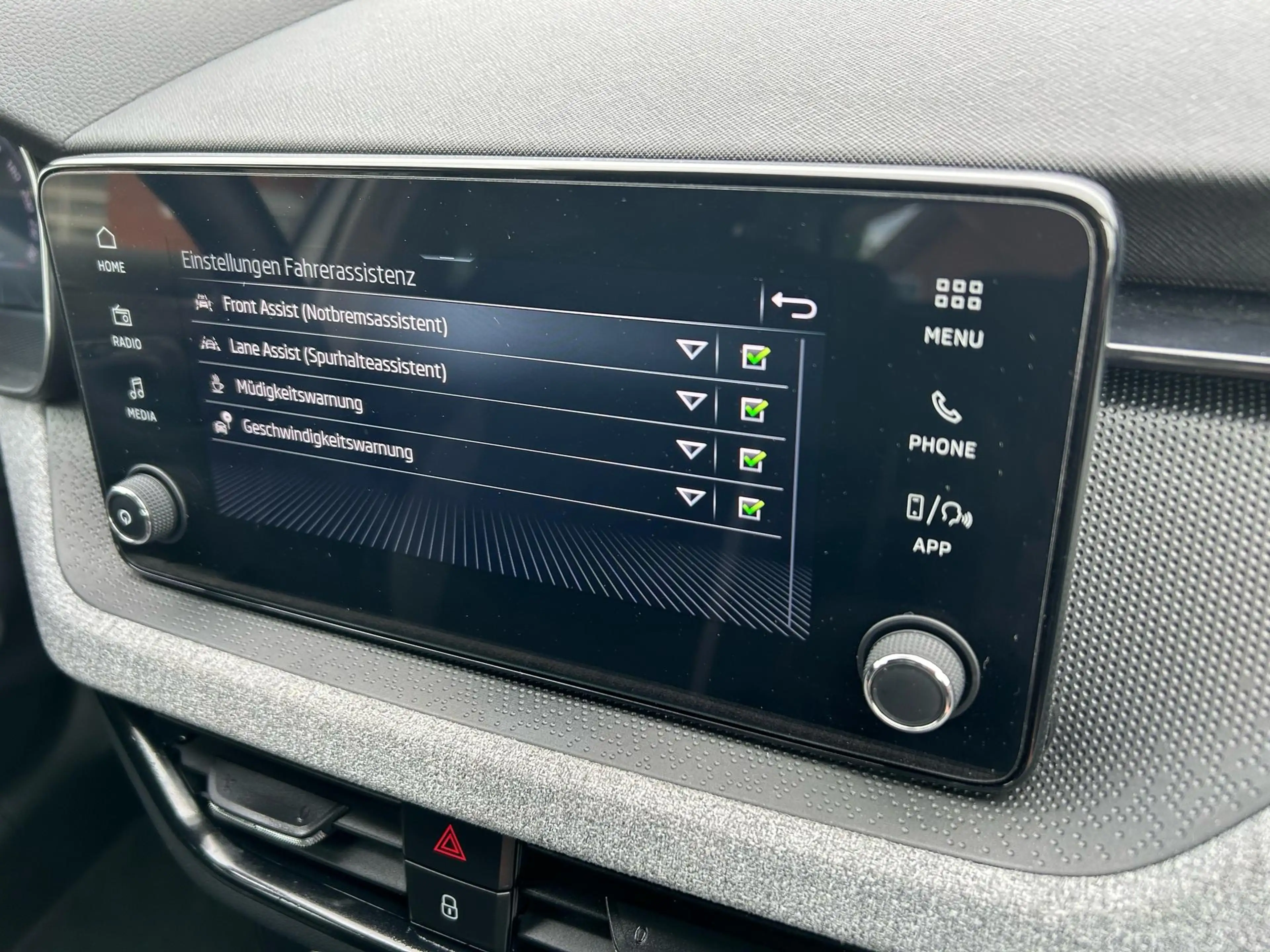 Skoda Kamiq Selection 1.0 TSI / Wireless Smart Link 85 kW (... — photo 10