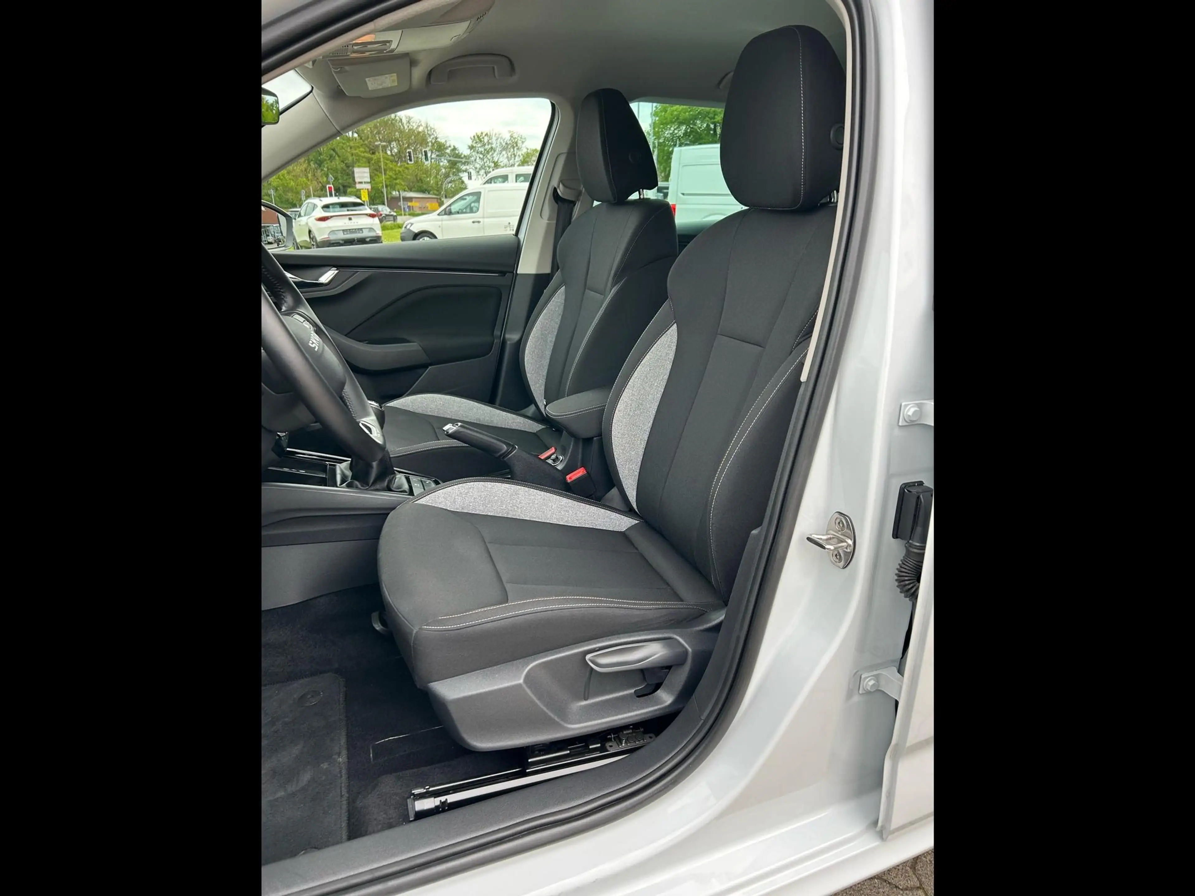 Skoda Kamiq Selection 1.0 TSI / Wireless Smart Link 85 kW (... — photo 5