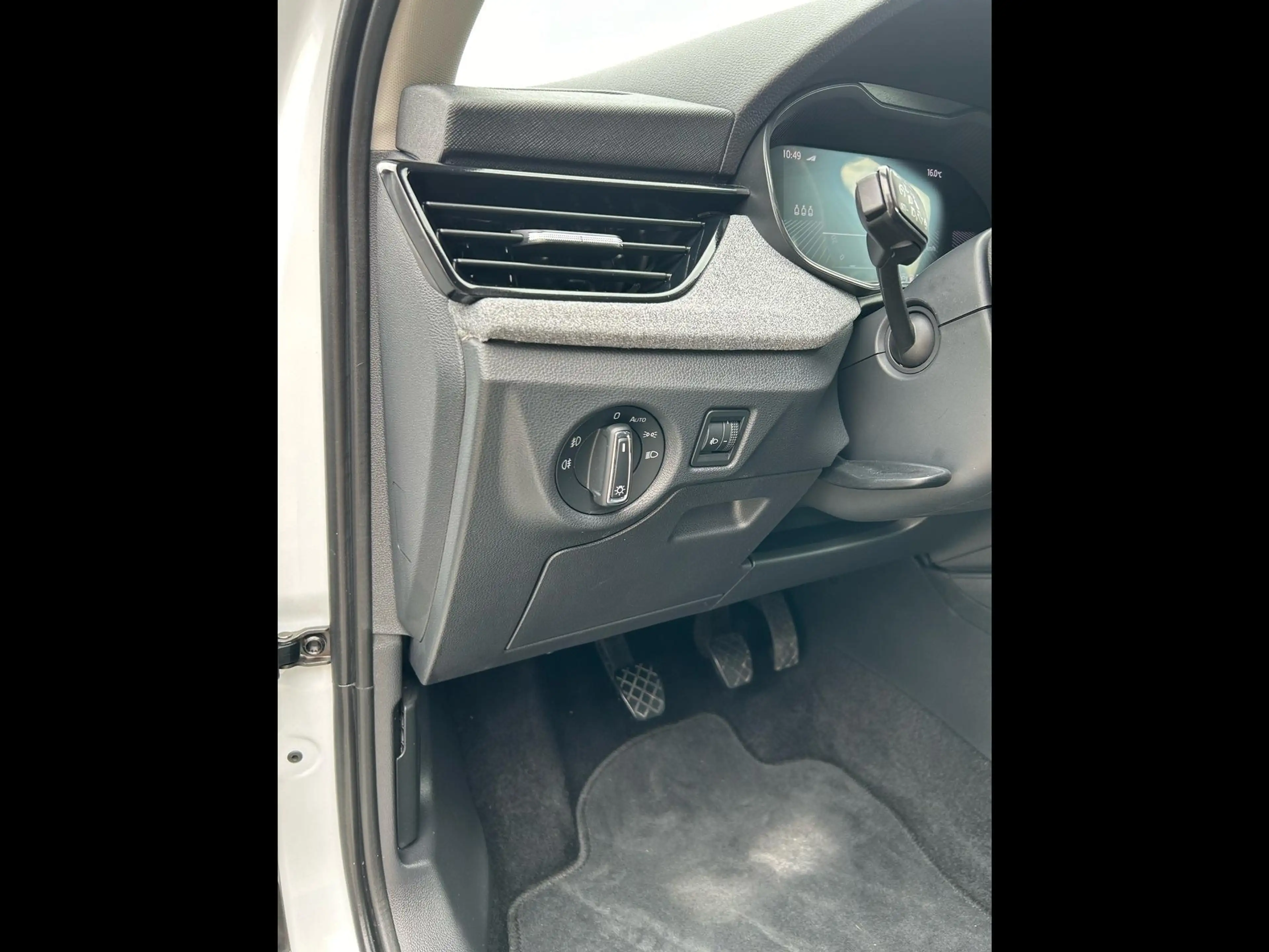 Skoda Kamiq Selection 1.0 TSI / Wireless Smart Link 85 kW (... — photo 4