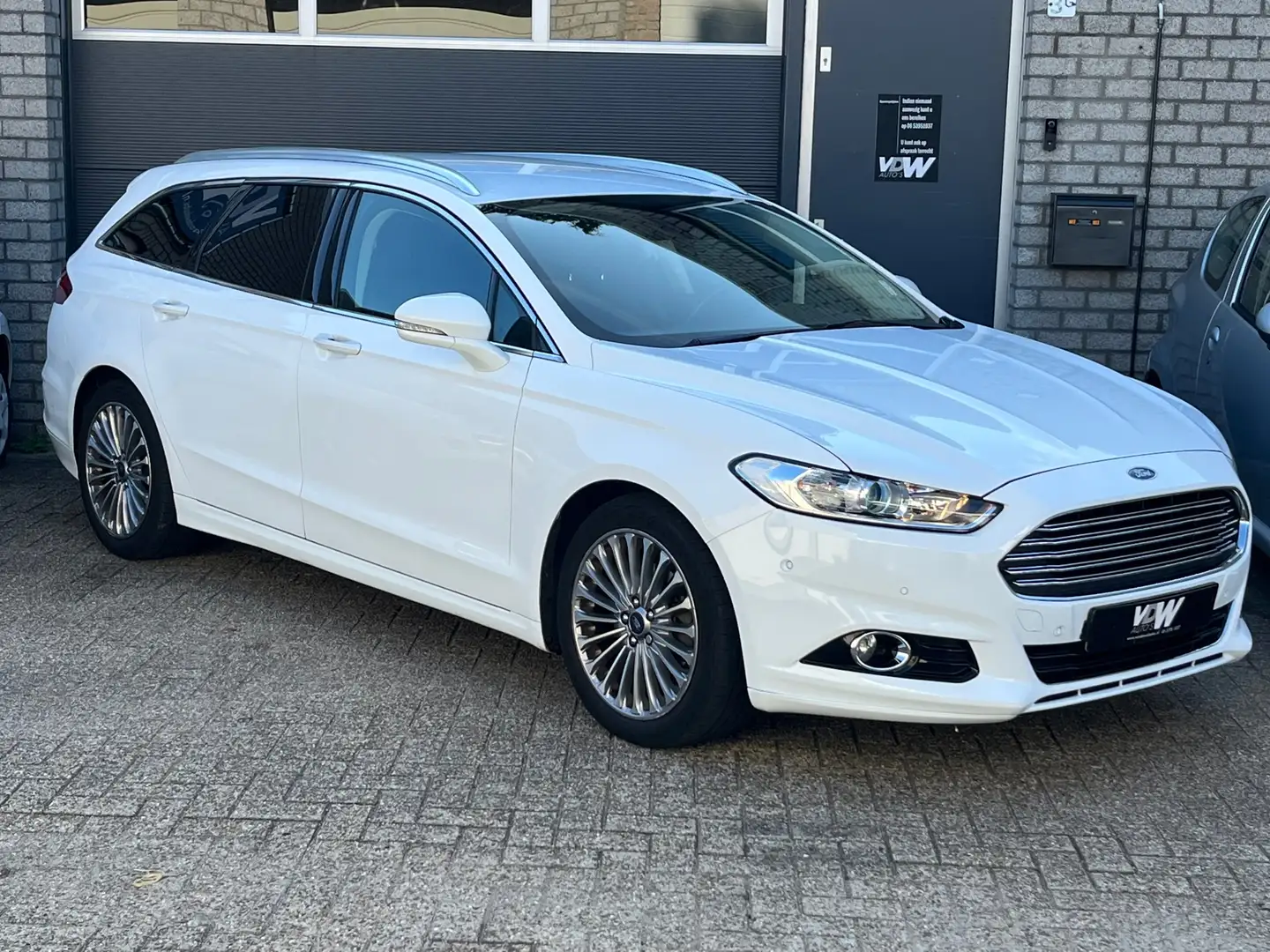 Ford Mondeo Wagon 1.5 Titanium NL auto trekhaak N.A.P. Blanc - 2