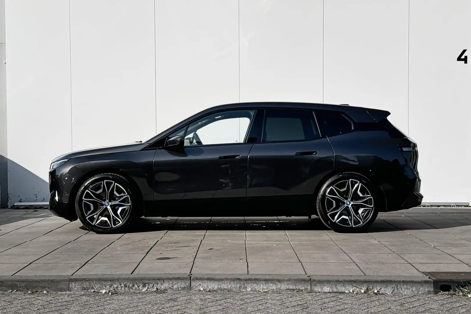 BMW iX xDrive50 22 Inch / Getinte Ramen Achter / Stoelven Gris - 2
