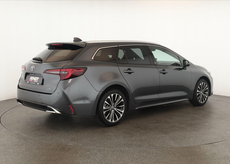 Toyota Corolla Touring Sports 1.8 CVT Team D Navi Kam — photo 5