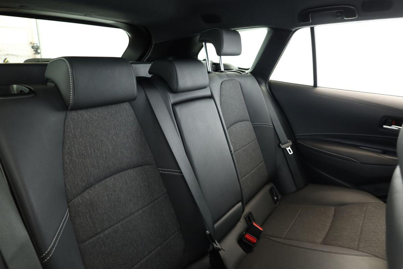 Toyota Corolla Touring Sports 1.8 CVT Team D Navi Kam — photo 14