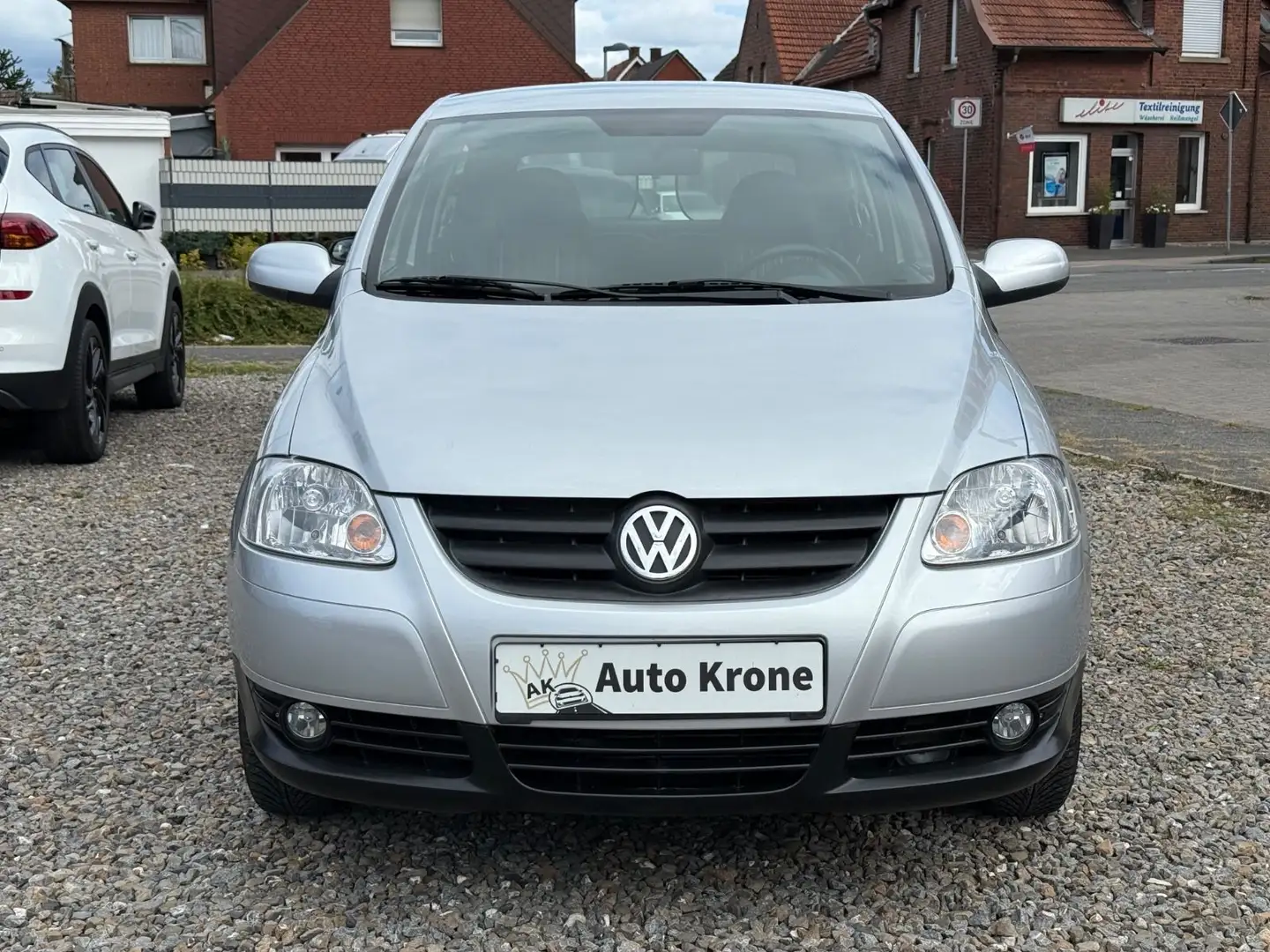 Volkswagen Fox 1.4 *WENIG KM* 1.Hand* TOP*TÜV NEU* Gepflegt Silber - 2