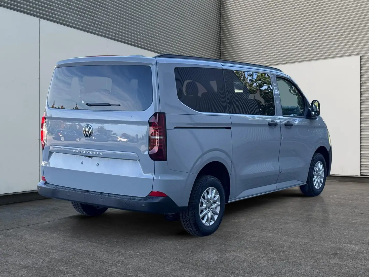 Volkswagen T7 Caravelle Basis KR+SHZ+9-Sitzer+AHK+GJR+KLIMAAUT.+KAMERA+... Grau - 2