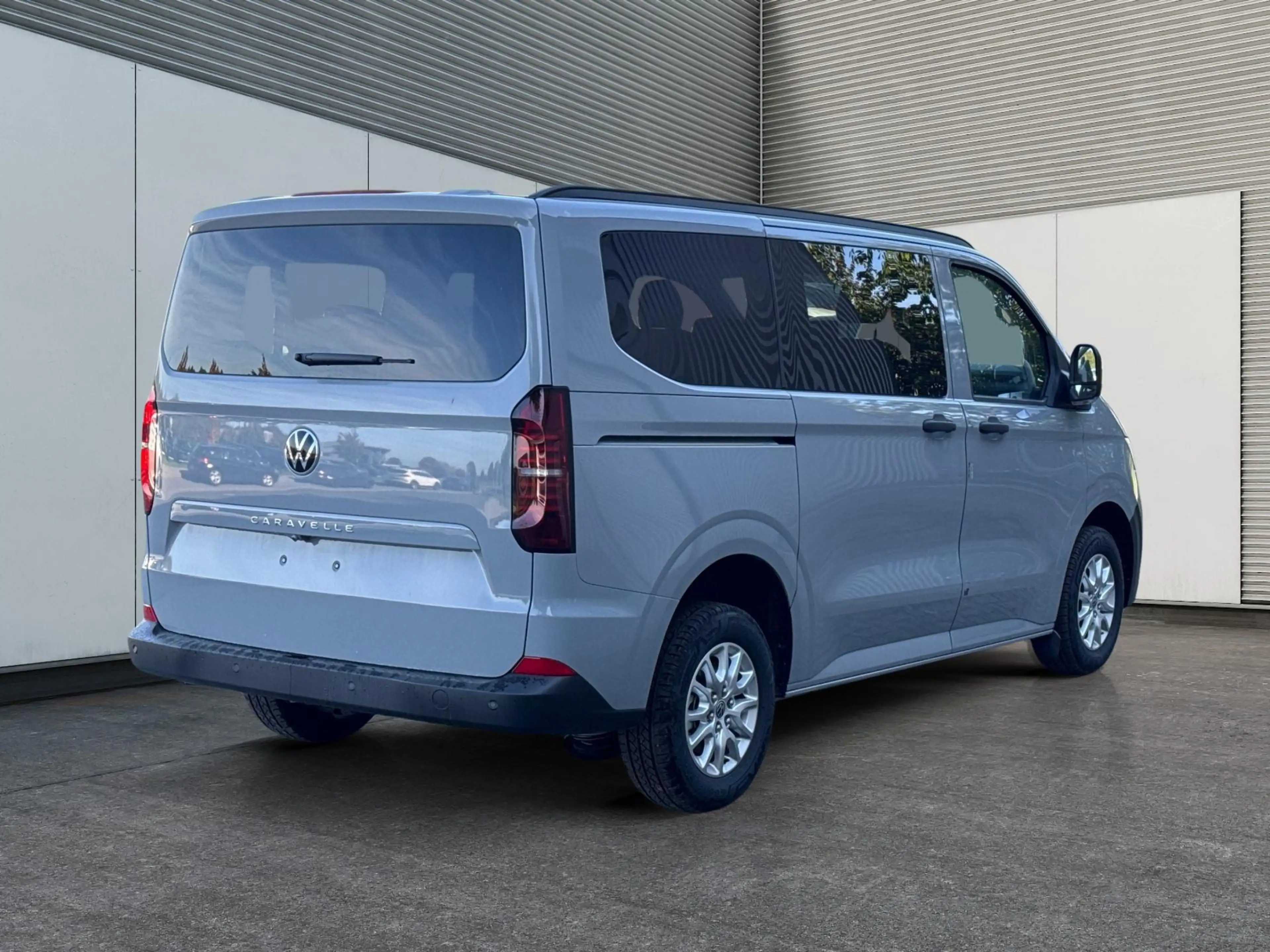 Volkswagen T7 Caravelle Basis KR+SHZ+9-Sitzer+AHK+GJR+KLIMAAUT.+KAMERA+... — photo 2