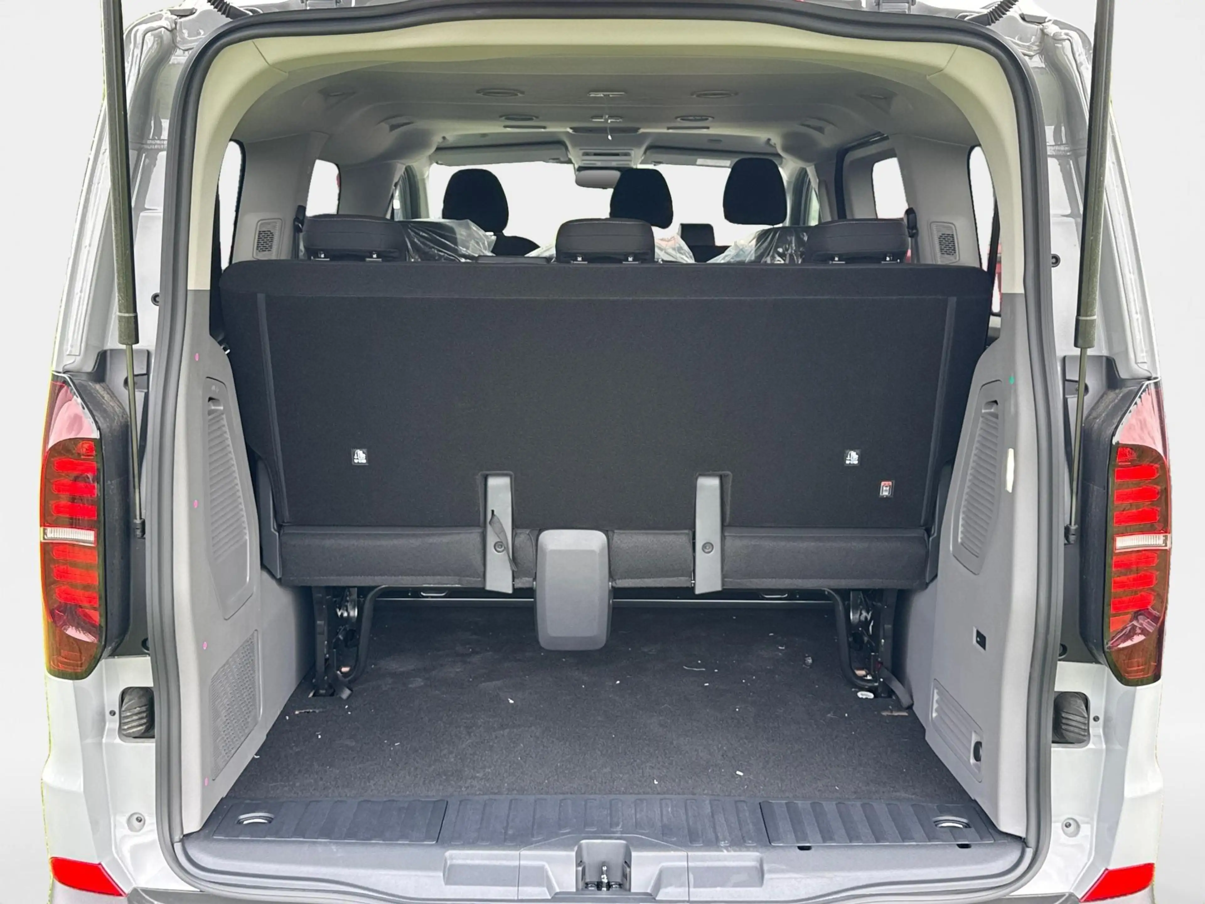 Volkswagen T7 Caravelle Basis KR+SHZ+9-Sitzer+AHK+GJR+KLIMAAUT.+KAMERA+... — photo 9