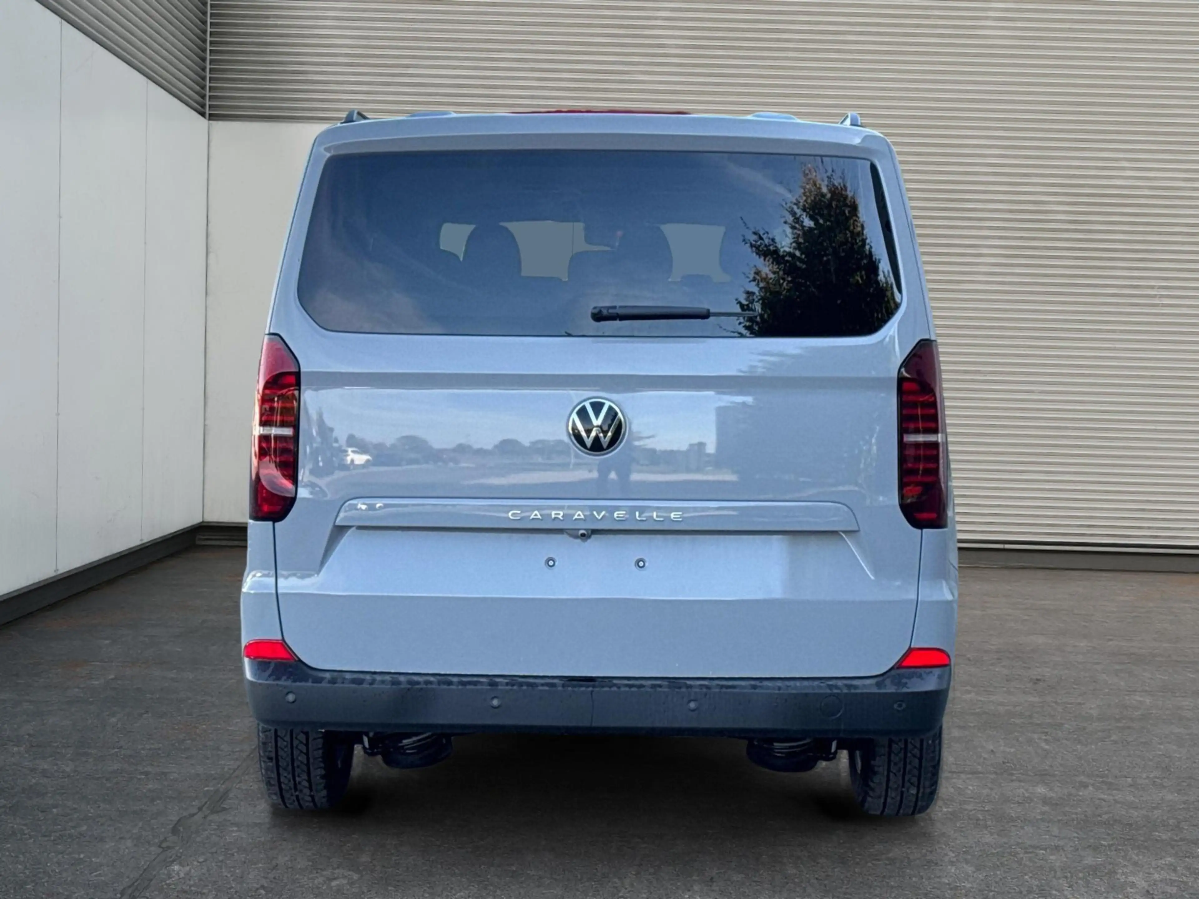 Volkswagen T7 Caravelle Basis KR+SHZ+9-Sitzer+AHK+GJR+KLIMAAUT.+KAMERA+... — photo 3