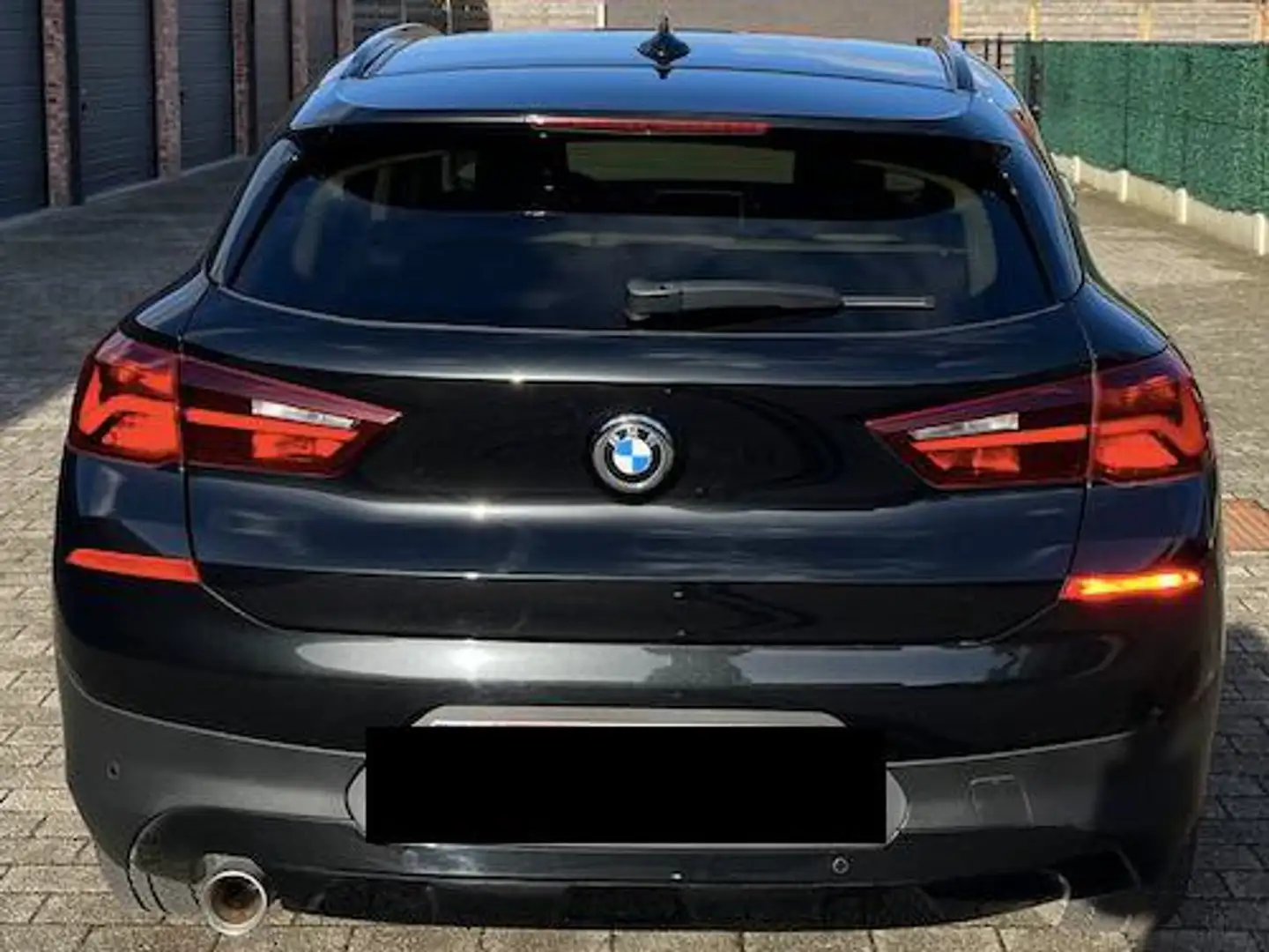 BMW X2 X2 sDrive18i Aut. Noir - 2