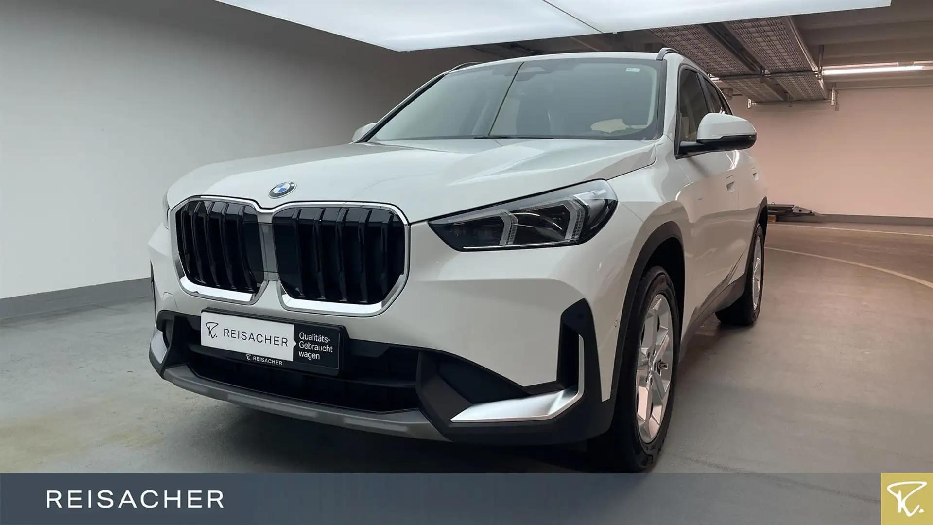 BMW X1 xDrive23i A Navi PA RFK adaptLED Keyless FLA Weiß - 1
