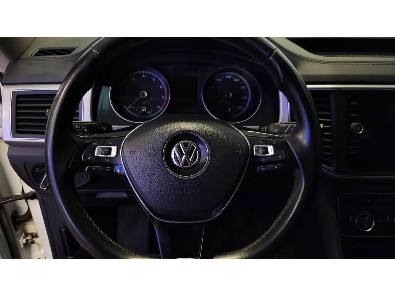 Volkswagen Atlas снимка Volkswagen Atlas
