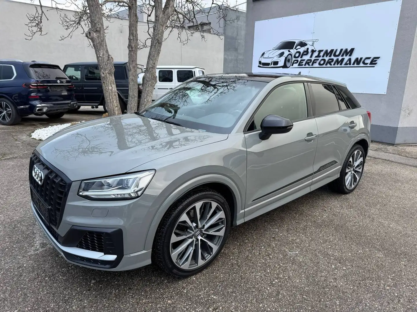 Audi SQ2 SQ2 2.0 TFSI quattro Grau - 1