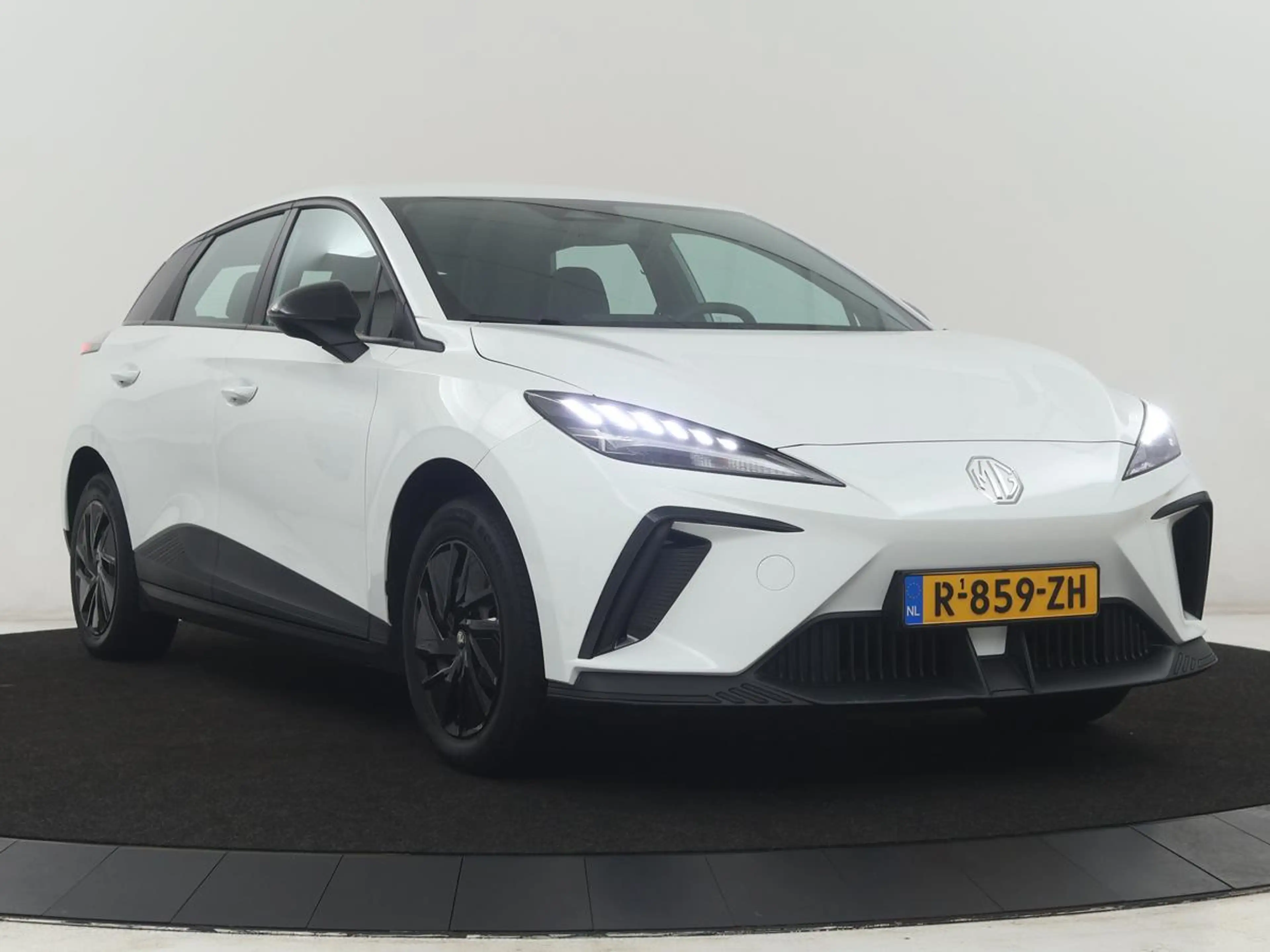 MG MG4 Electric Standard 51 kWh | SOH 88,2% | Apple Carpl — photo 31