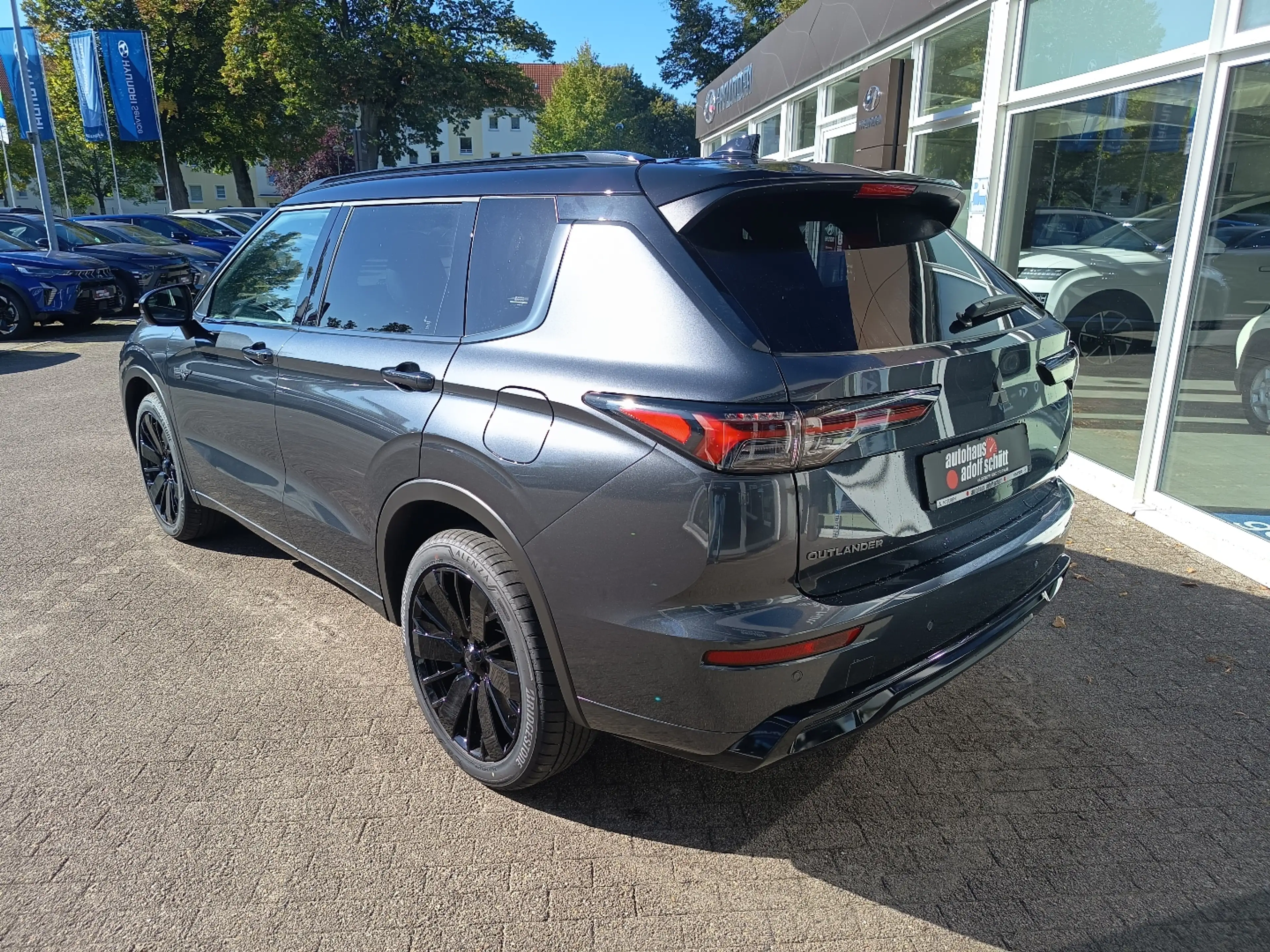 Mitsubishi Outlander 2.4L PHEV Black 2-Farben — photo 8