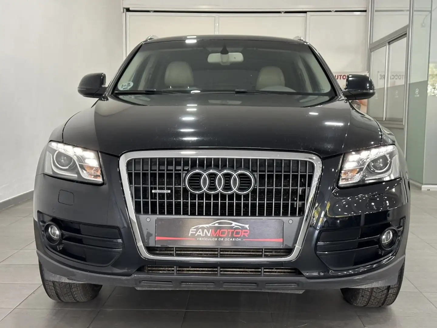 Audi Q5 2.0TDI quattro S-T 170 DPF Noir - 1