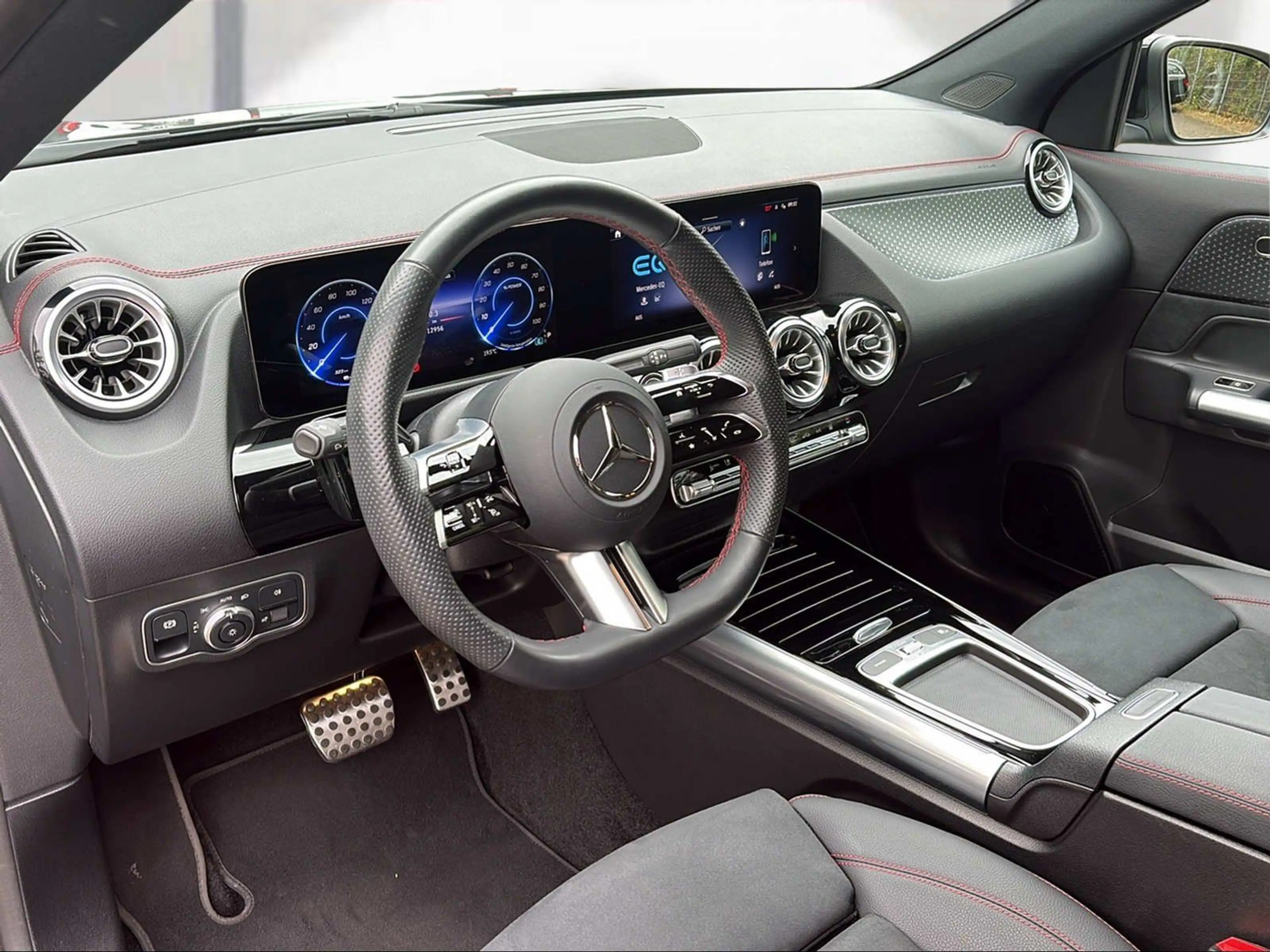 Mercedes-Benz EQA 300 4M AMG AHK PAN-DACH 360° MEMORY DAB HFA — photo 14