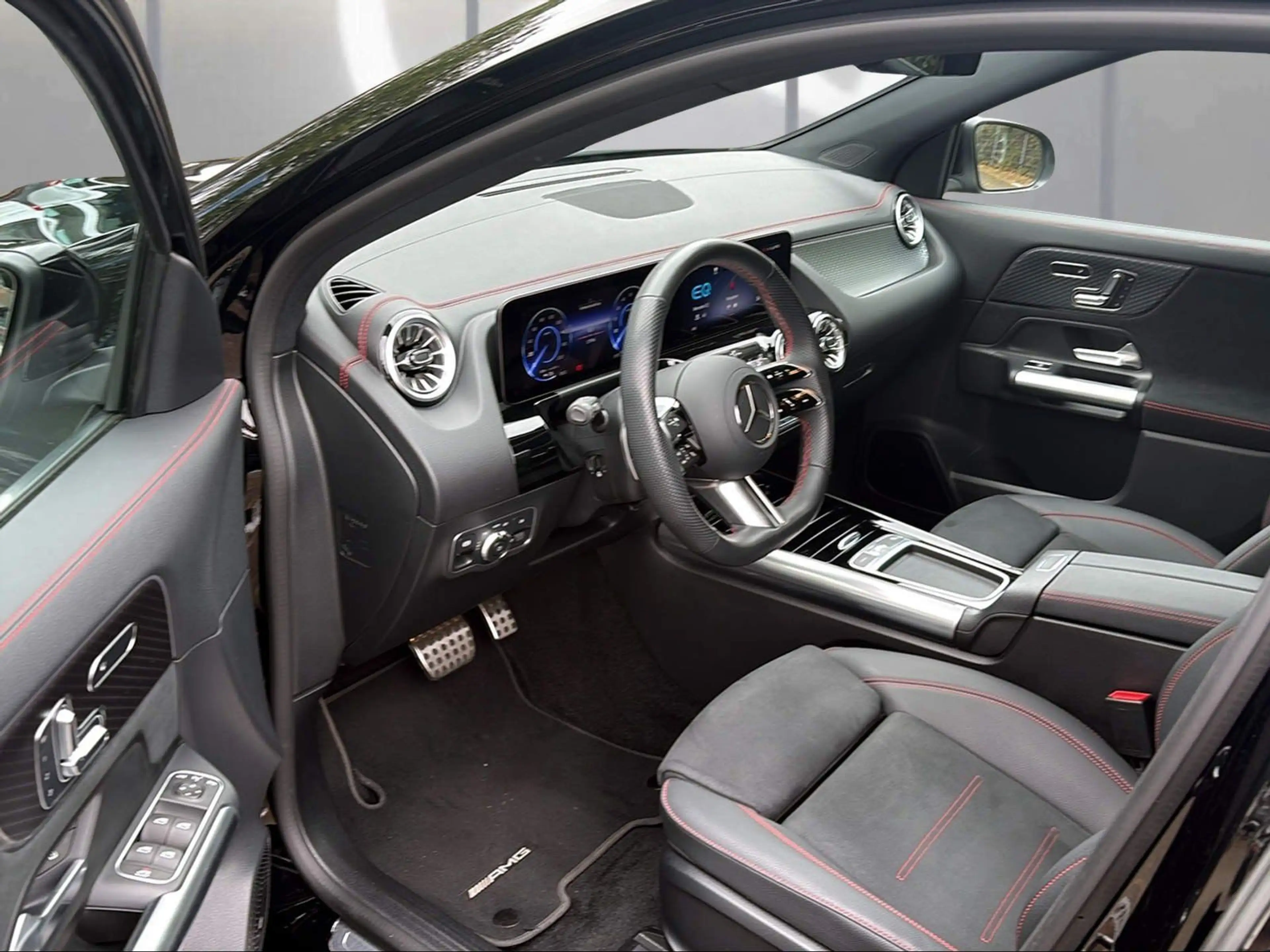 Mercedes-Benz EQA 300 4M AMG AHK PAN-DACH 360° MEMORY DAB HFA — photo 13