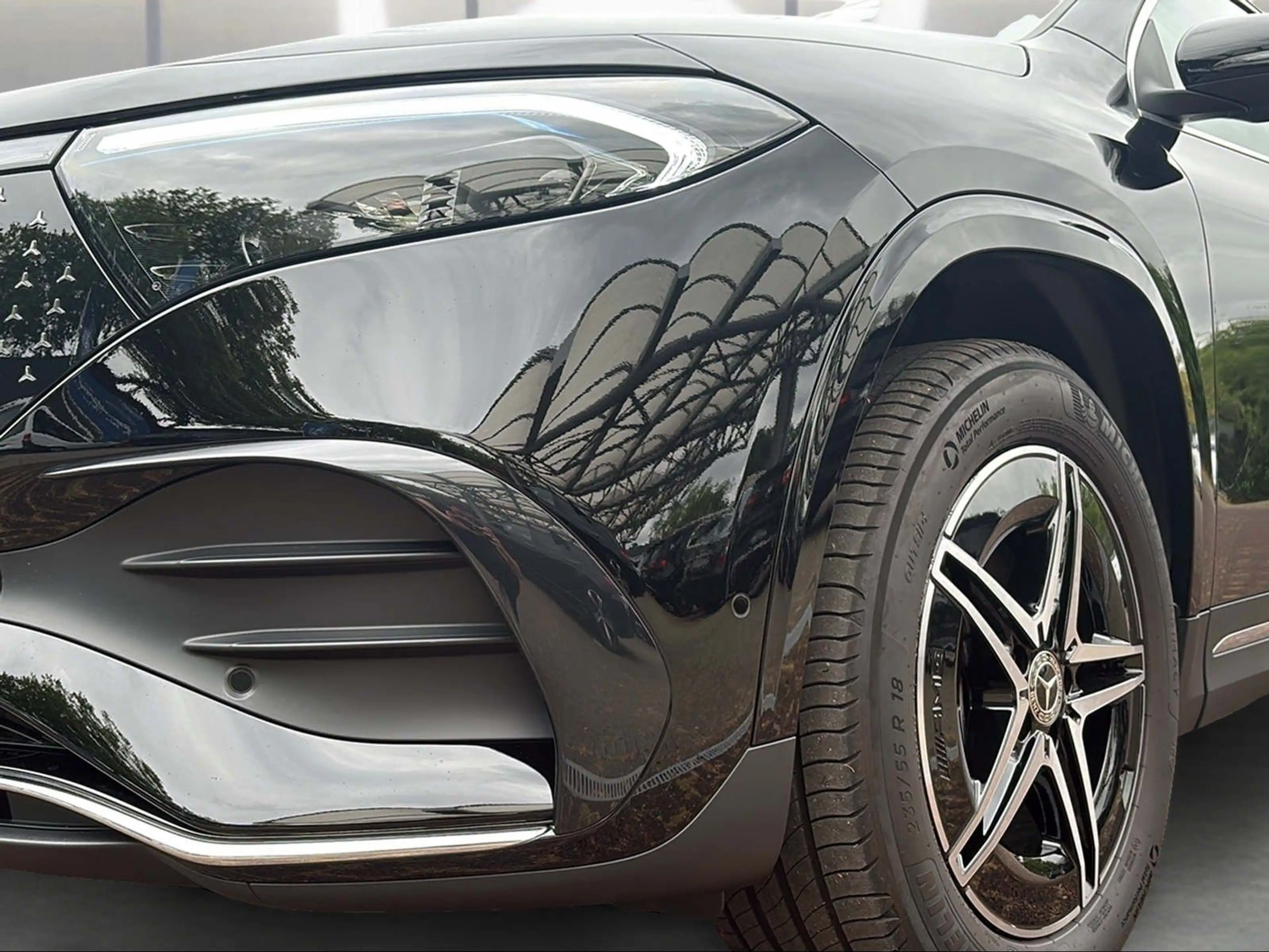 Mercedes-Benz EQA 300 4M AMG AHK PAN-DACH 360° MEMORY DAB HFA — photo 4