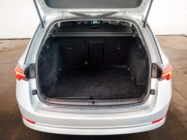 Skoda Octavia view 6