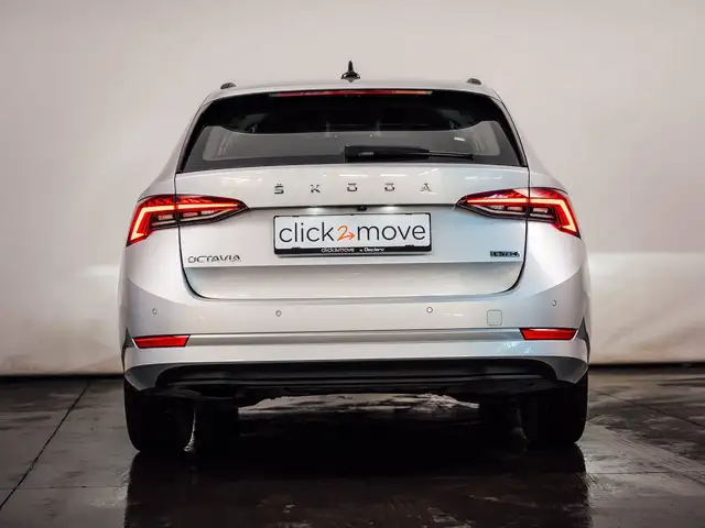 Skoda Octavia view 4