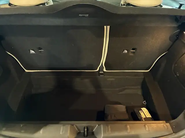 Mini Hatch view 9