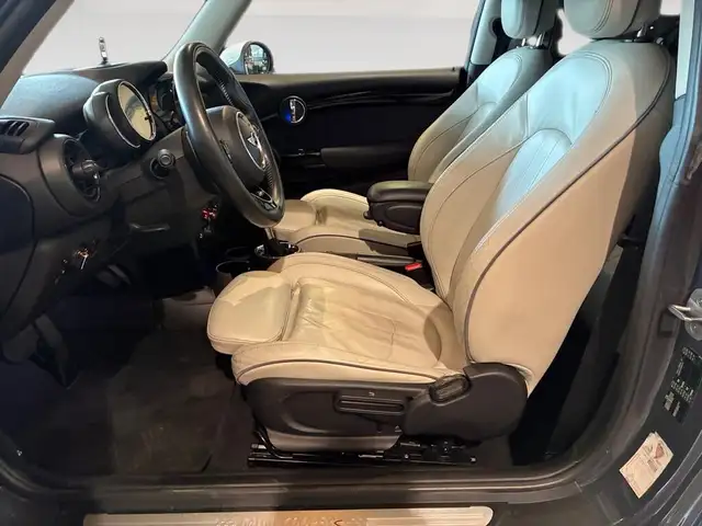 Mini Hatch view 7