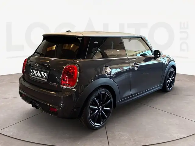 Mini Hatch view 29