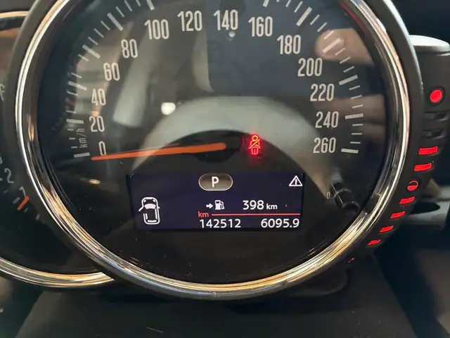 Mini Hatch view 16