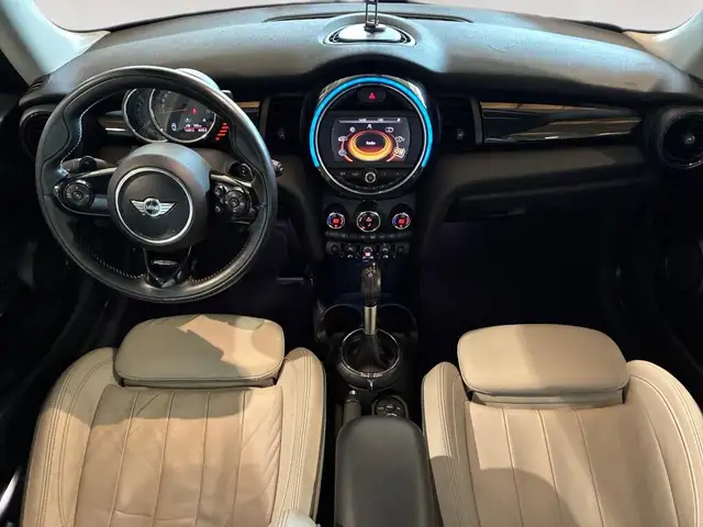 Mini Hatch view 6