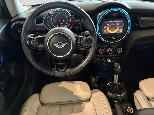Mini Hatch view 19