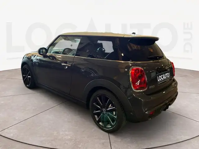 Mini Hatch view 5