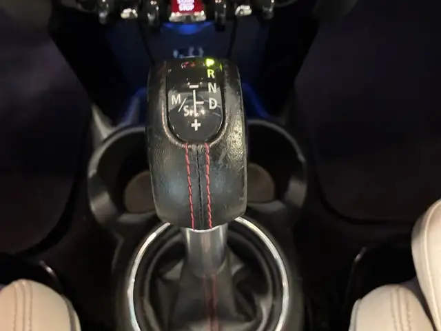 Mini Hatch view 12