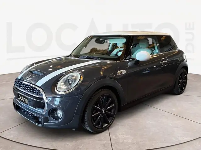 Mini Hatch view 30