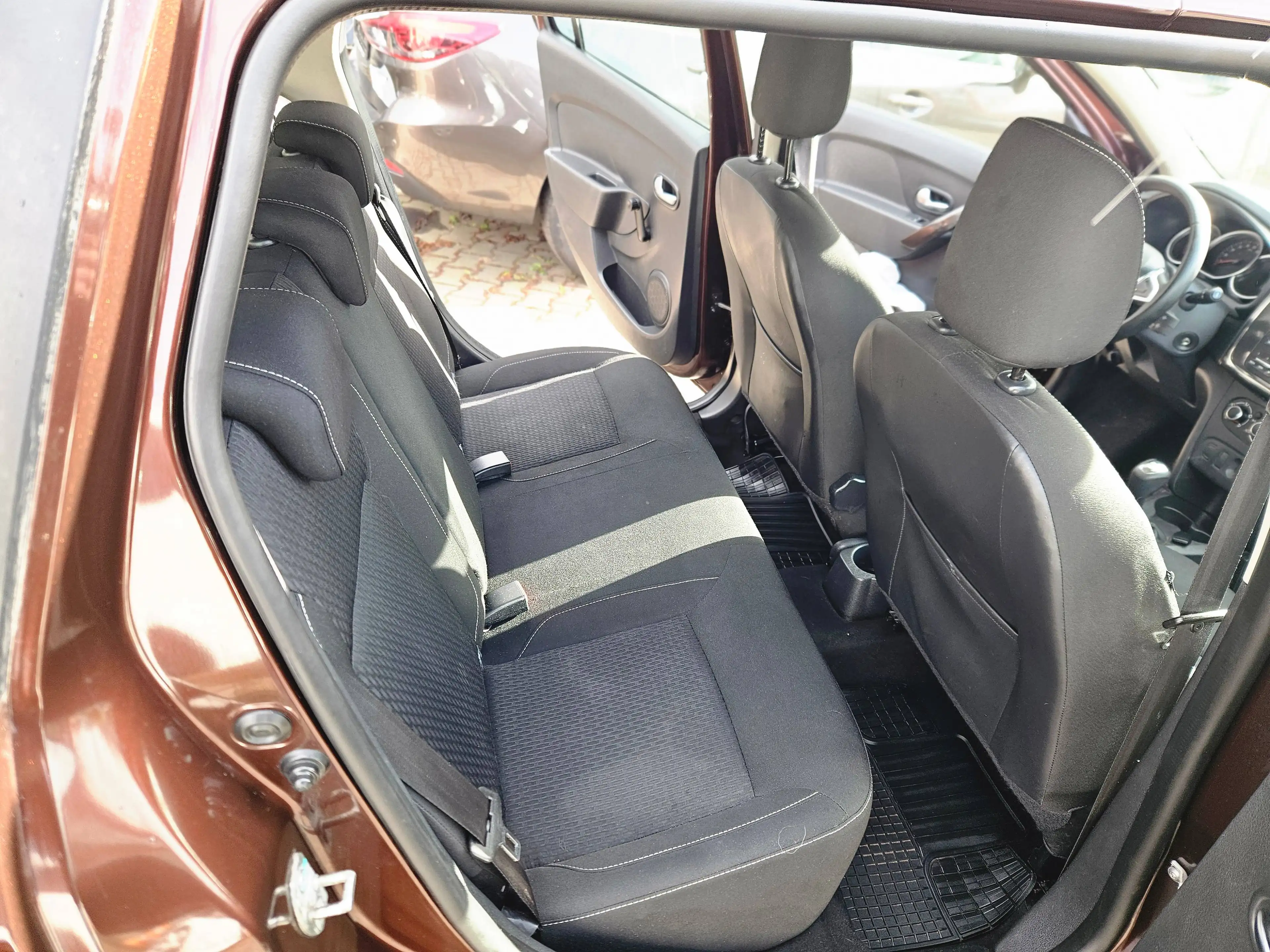 Dacia Logan Laureate — photo 11