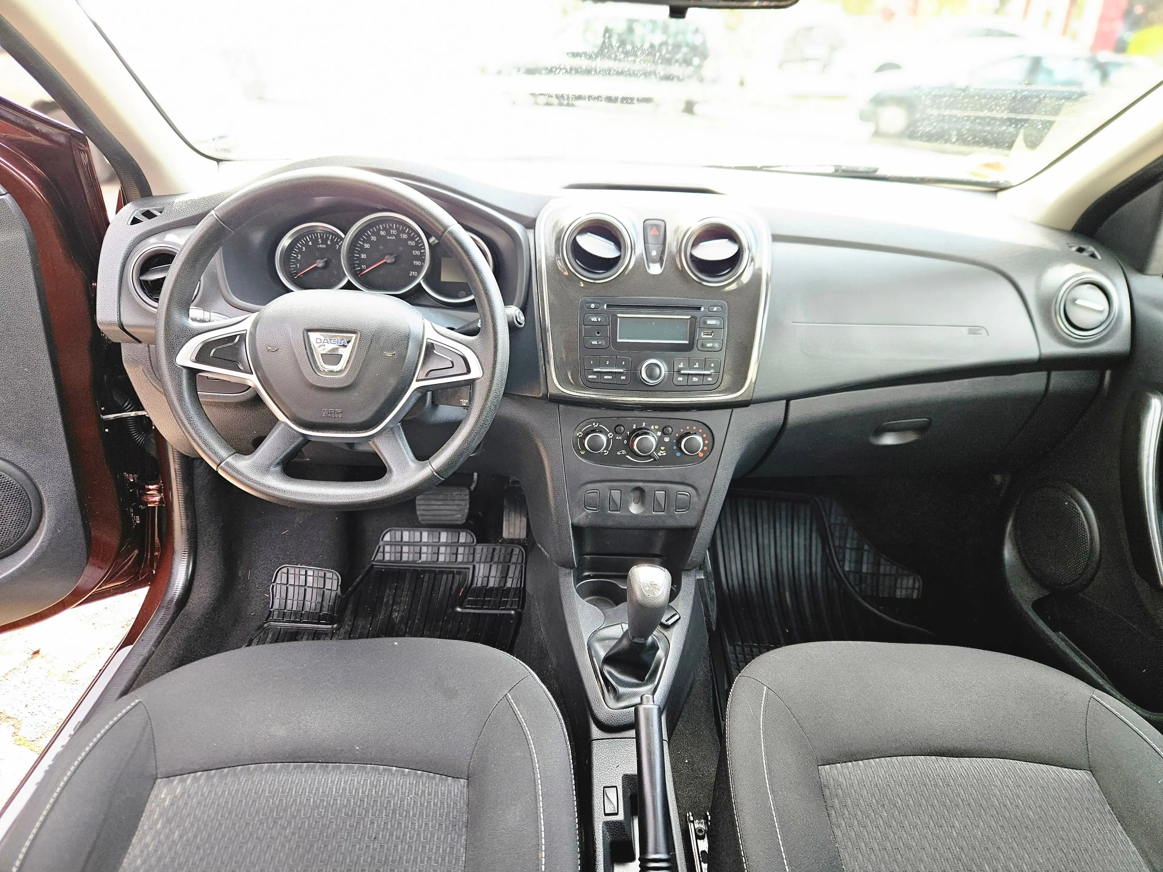 Dacia Logan Laureate — photo 6