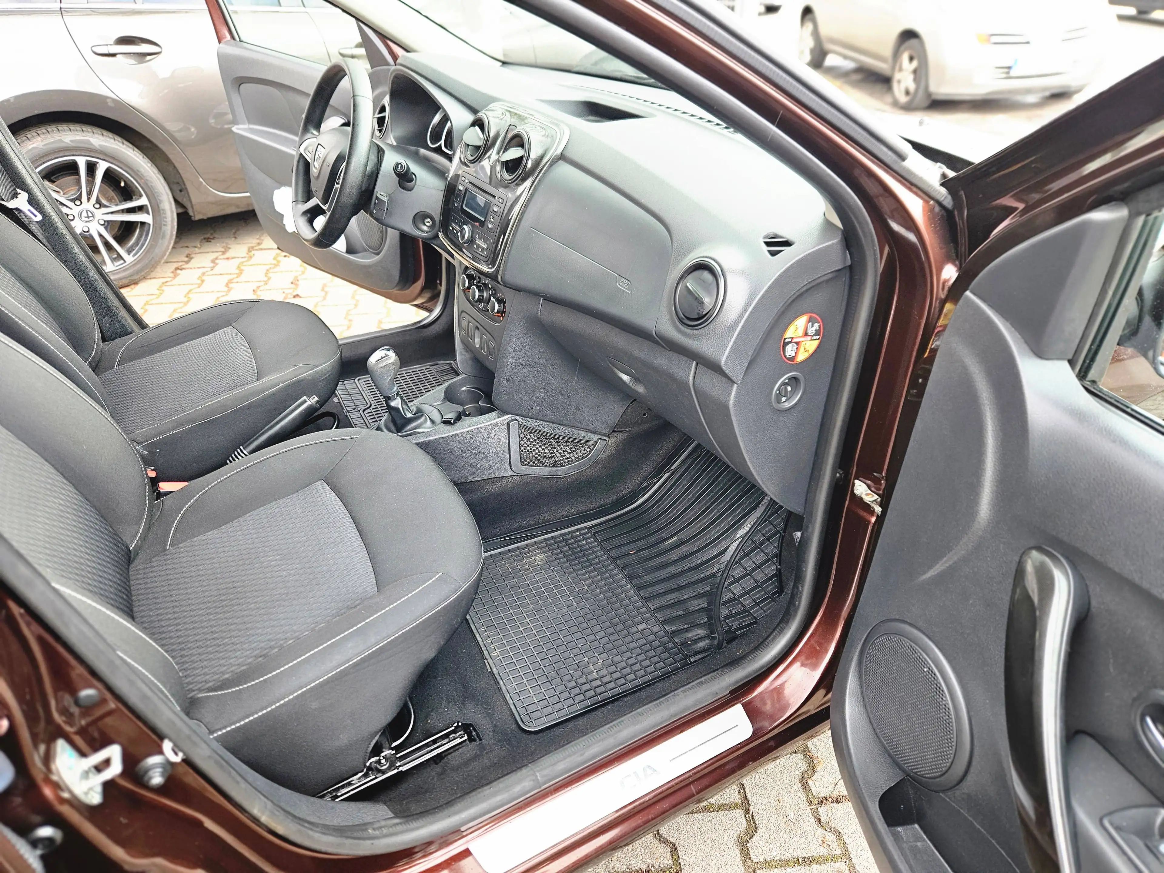 Dacia Logan Laureate — photo 8