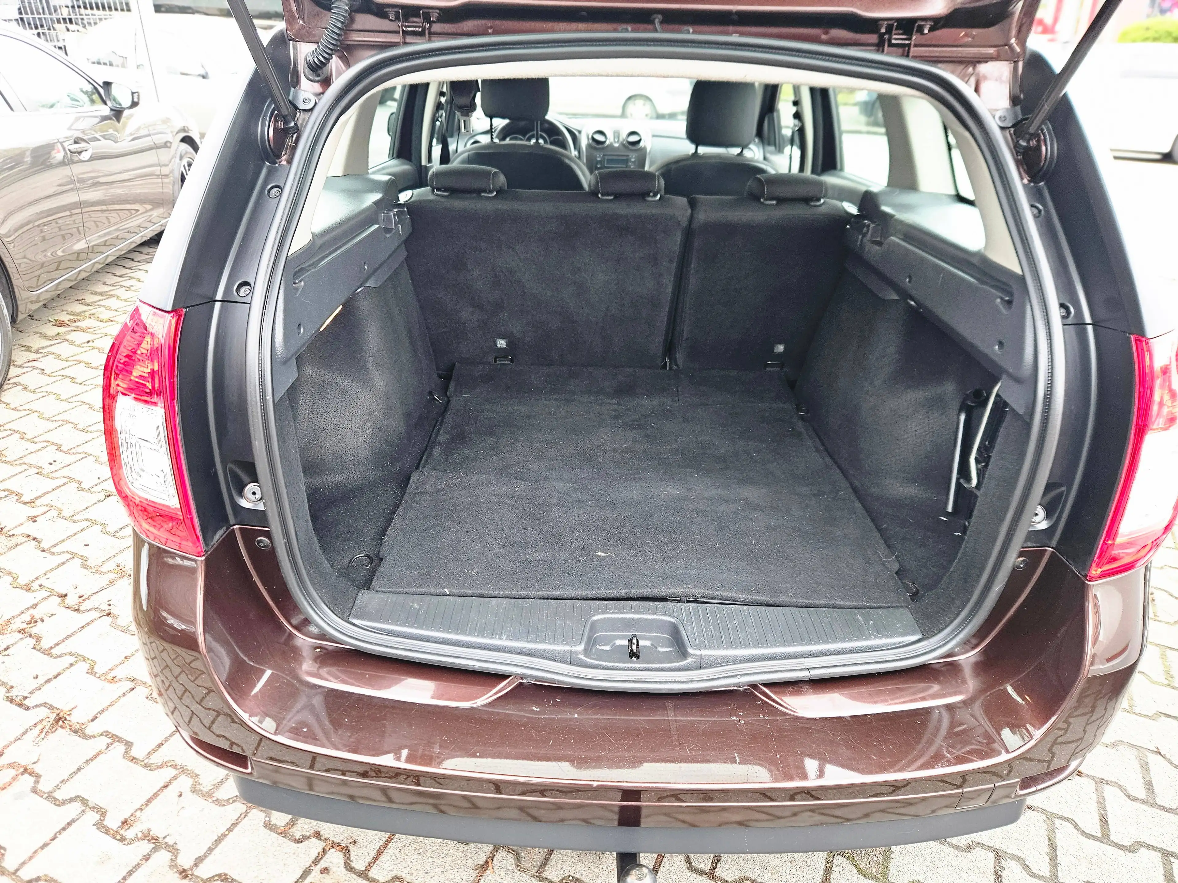 Dacia Logan Laureate — photo 12