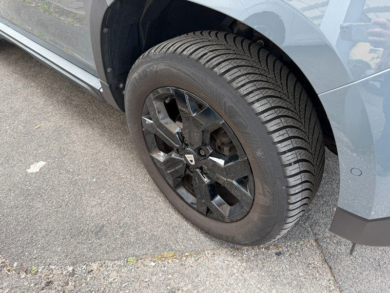 Dacia Duster TCe 150 4WD Extreme, Kamera, Navi, 1.Hd. — photo 4